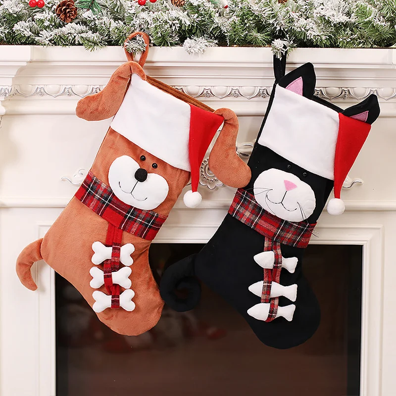 Christmas Stocking Hanging - 3Dアニマルクリスマスストッキングぬいぐるみ犬猫ハンギングツリーオーナメント、キャンディバッグ付き、窓飾り、お祝いの家の装飾に