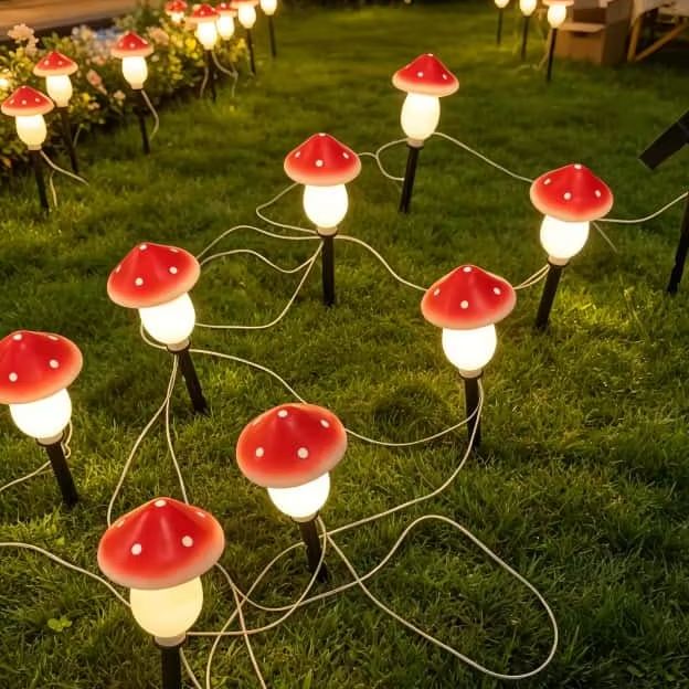 Christmas Lights Outdoor - ソーラーマッシュルームストリングライト 防水屋外ステークライト 庭 芝生 パティオ クリスマス