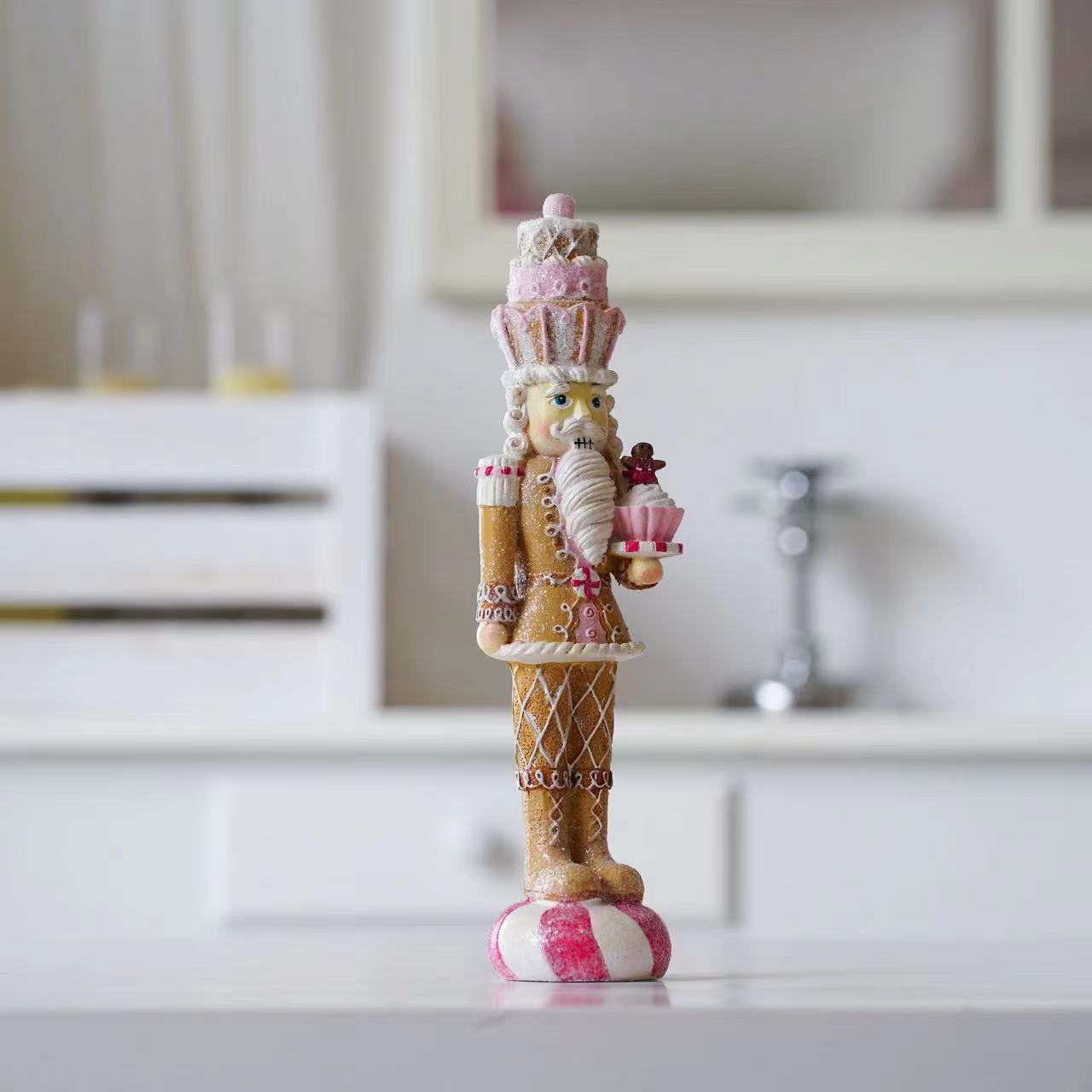 甘いピンクのくるみ割り人形の兵士フィギュア人形フランス風装飾 - Nutcracker Figurine のレビューと価格
