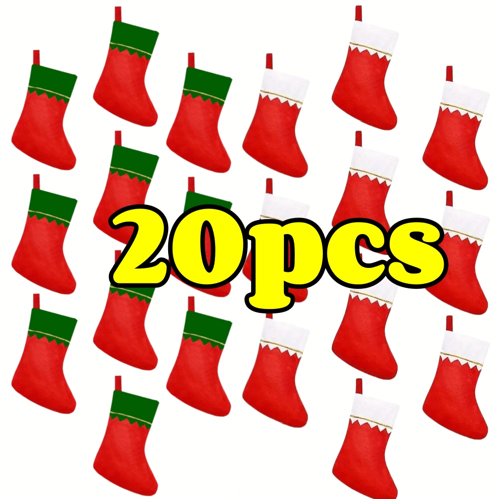 クリスマスのお祝いの吊り下げられた赤いフェルトのストッキング - Christmas Stocking Hanging のレビューと価格