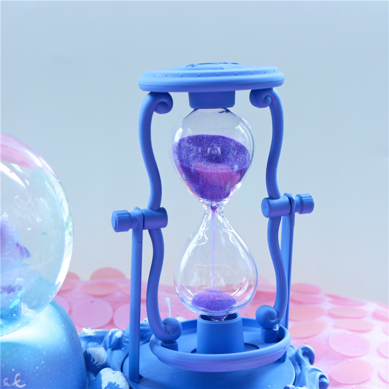 イルカの砂時計タイマー付きクリスタルボールオルゴール、光るホ - Snow Globe Musical のレビューと価格